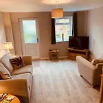 2 Bedroom House Walking Distance To Centre With Free Parking Hébergement de vacances York