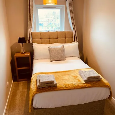 2 Bedroom House Walking Distance To Centre With Free Parking Nyaraló York