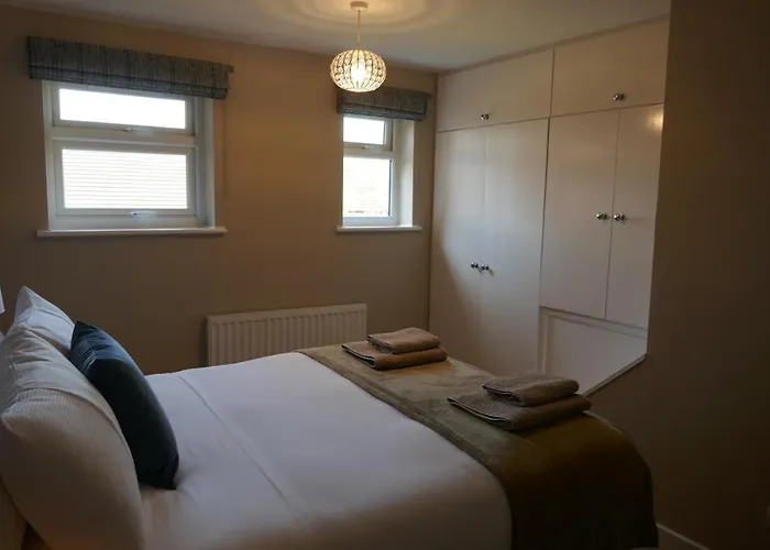 2 Bedroom House Walking Distance To Centre With Free Parking Holiday home York