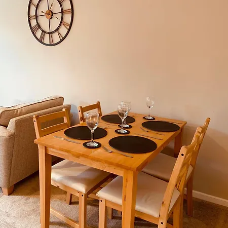 2 Bedroom House Walking Distance To Centre With Free Parking Сasa de vacaciones